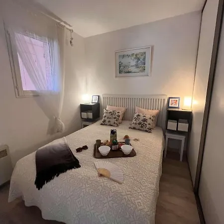 2 Pieces Avec Terrasse Et Parking A 400m De La - - Fr-1-226a-88 Lägenhet *