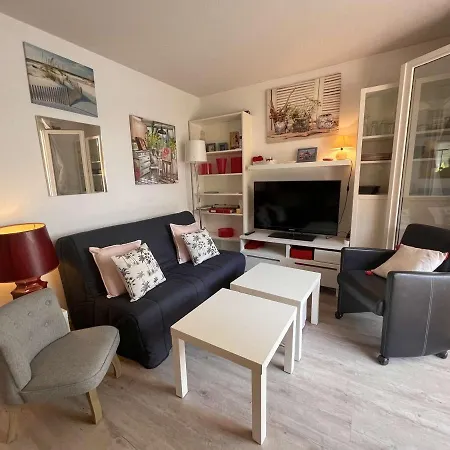 2 Pieces Avec Terrasse Et Parking A 400m De La - - Fr-1-226a-88 Appartement Saint Aygulf