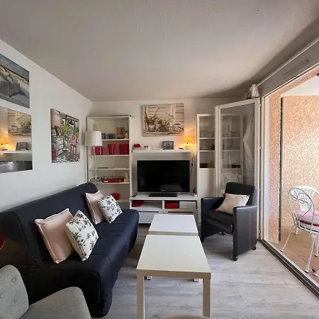 Daire 2 Pieces Avec Terrasse Et Parking A 400m De La - - Fr-1-226a-88 *