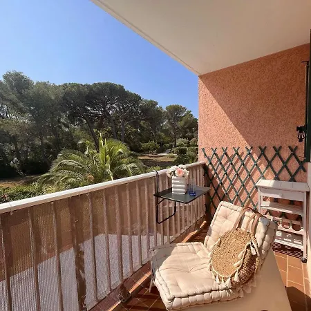 2 Pieces Avec Terrasse Et Parking A 400m De La - - Fr-1-226a-88 Daire Saint Aygulf