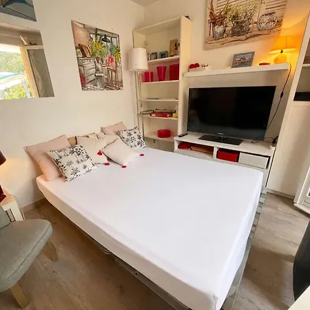 Lägenhet 2 Pieces Avec Terrasse Et Parking A 400m De La - - Fr-1-226a-88 *